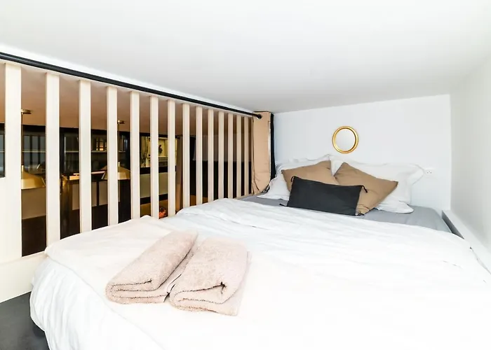 Luxurious Triplex - Marais & Montorgueil Parijs