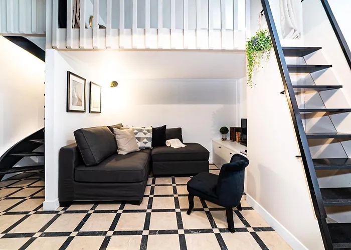Luxurious Triplex - Marais & Montorgueil * Parijs